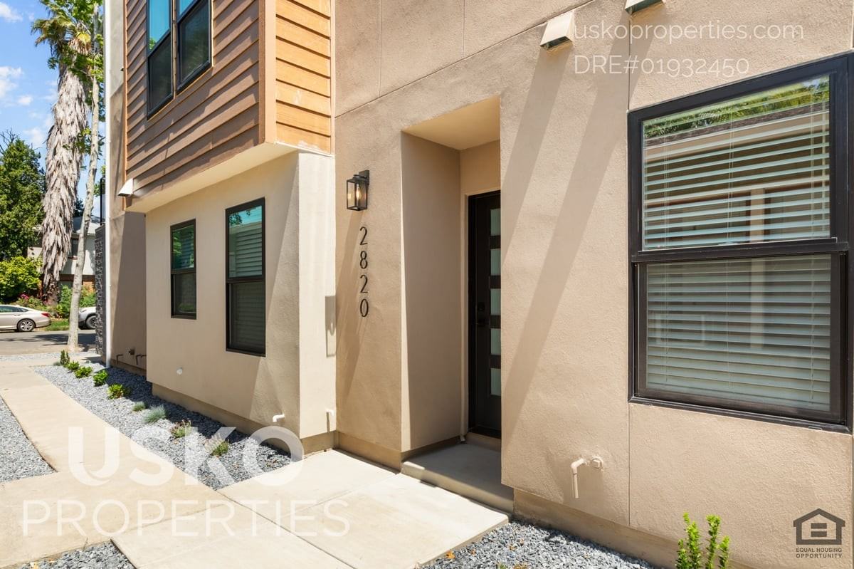 2820 D St - Photo 3 of 19