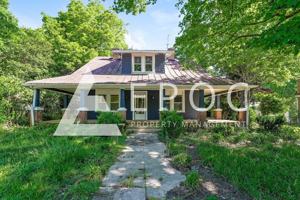 featured image of 806 Lawsonville Ave