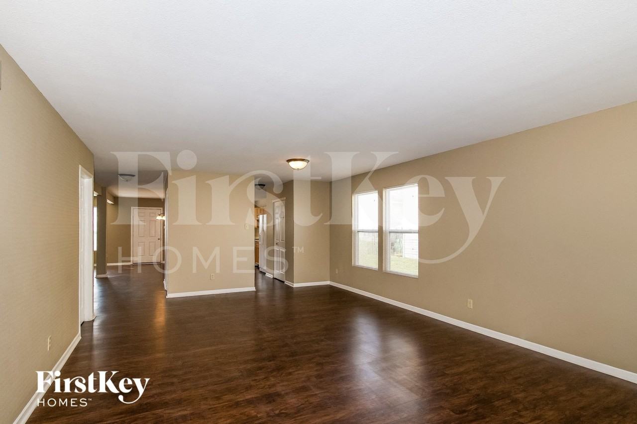 10335 Homestead Dr - Photo 3 of 15