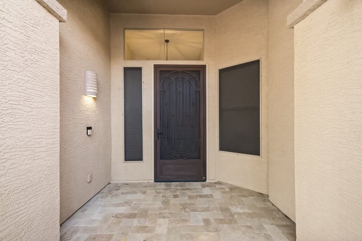 2486 W Shannon St - Photo 4 of 50