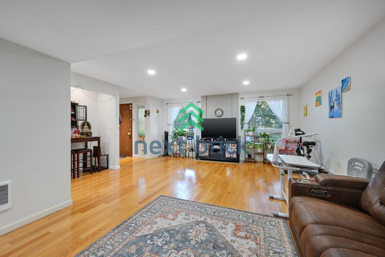 1035 156th Ave Ne #34 - Photo 3 of 19