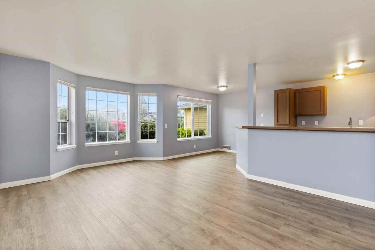 18461 Killarney Cir Se #3 - Photo 3 of 23