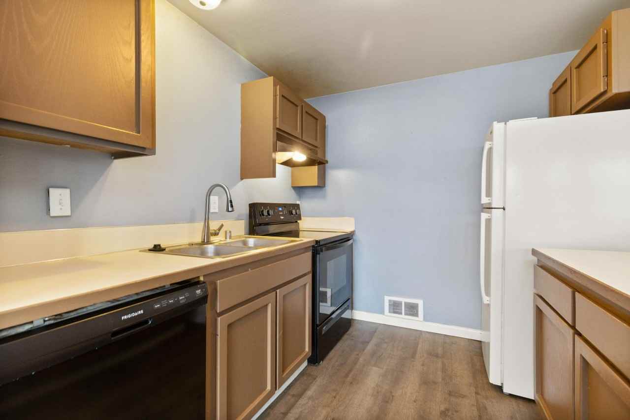18461 Killarney Cir Se #3 - Photo 6 of 23