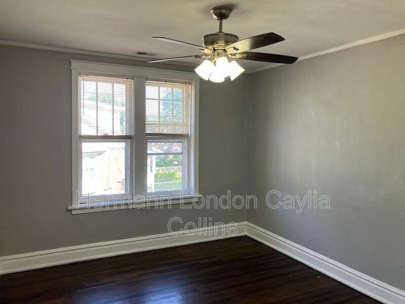6918 Moellenhoff St #2F - Photo 2 of 12