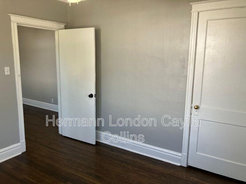 6918 Moellenhoff St #2F - Photo 5 of 12