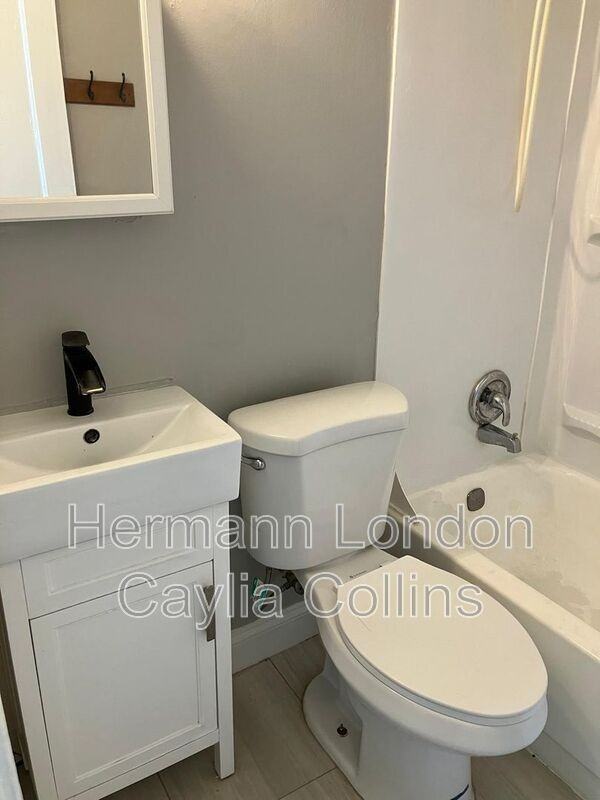 6918 Moellenhoff St #2F - Photo 6 of 12