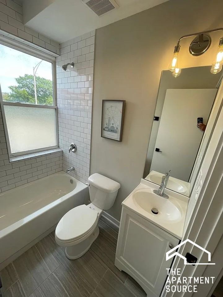3250 N Pulaski Rd #211 - Photo 4 of 5