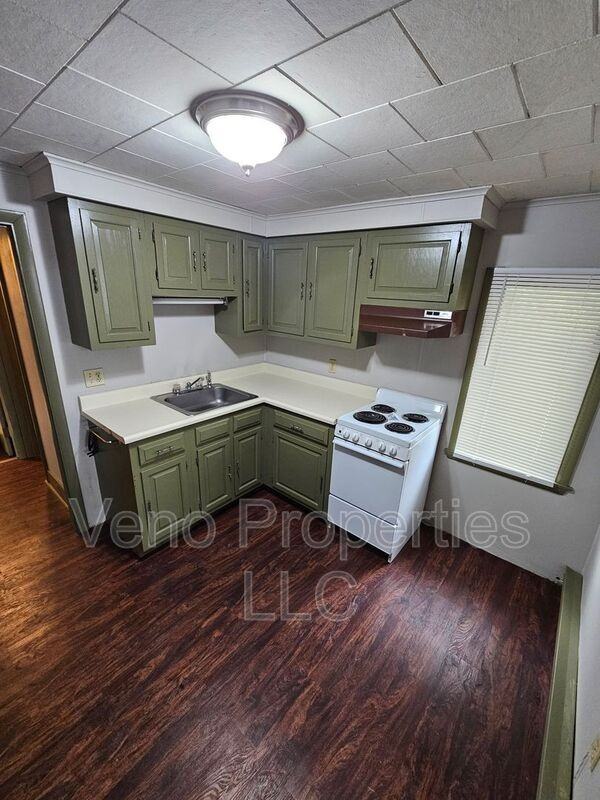 16 Division St #16B - Photo 2 of 9