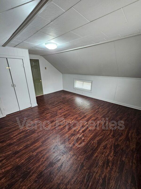 16 Division St #16B - Photo 6 of 9