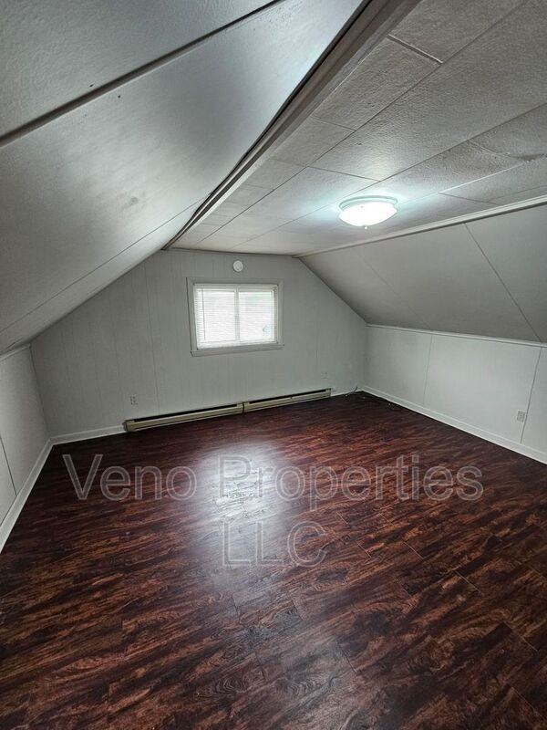 16 Division St #16B - Photo 7 of 9