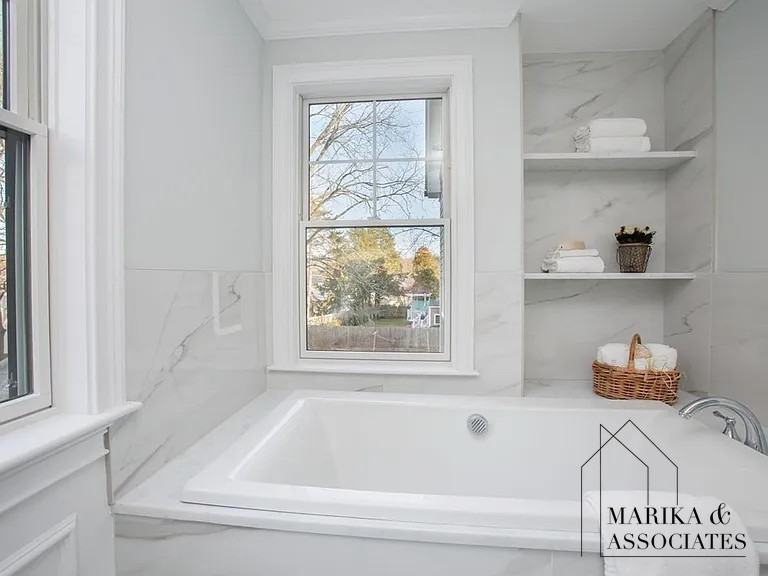 35 Hanson Rd - Photo 7 of 13