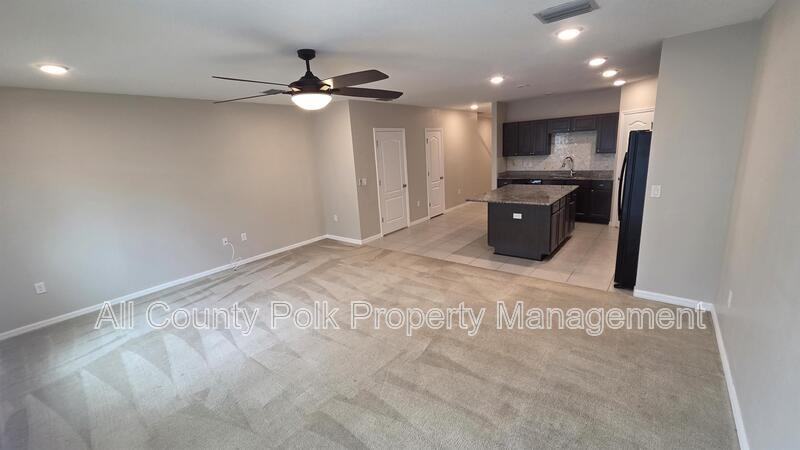 3867 Hampstead Ln - Photo 4 of 32
