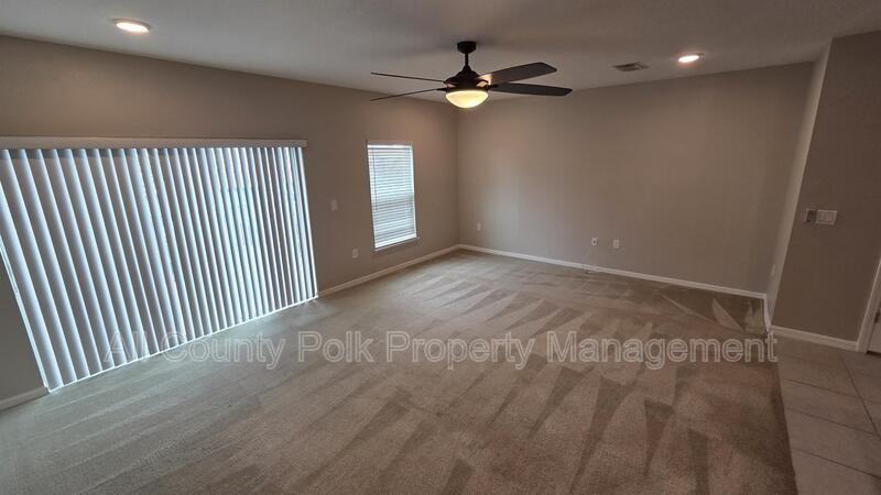 3867 Hampstead Ln - Photo 6 of 32