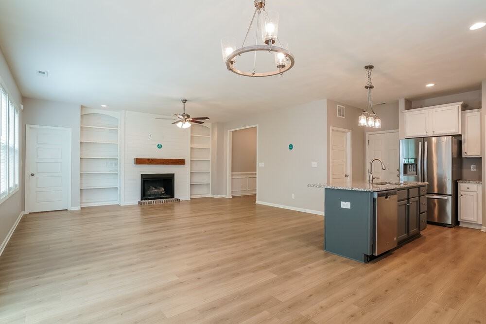 194 W Lumber Ct - Photo 5 of 16