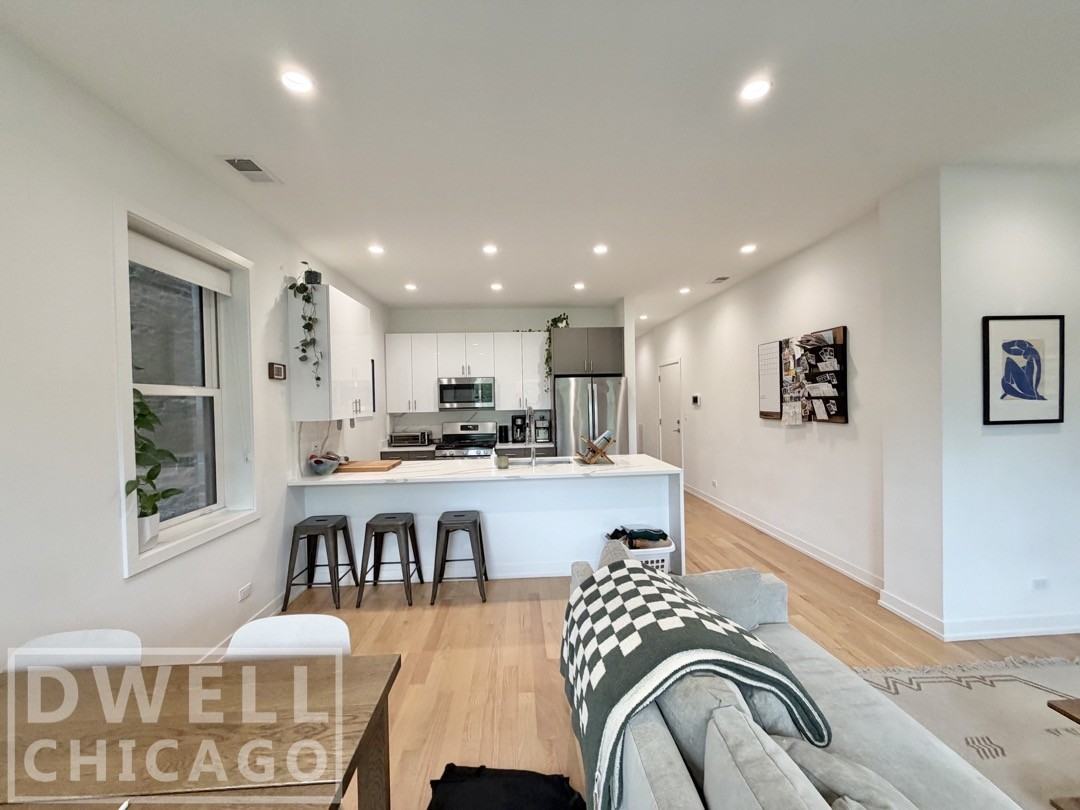 969 W 18th St #1 - Photo 6 of 34