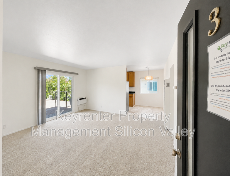 923 Ravenscourt Avenue #3 - Photo 4 of 20