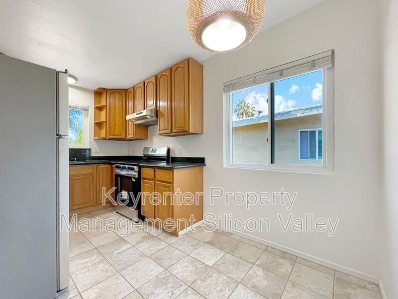 923 Ravenscourt Avenue #3 - Photo 7 of 20
