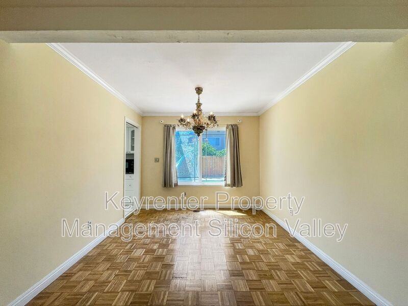1293 Knollview Dr - Photo 4 of 30