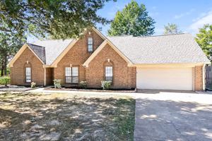 featured image of 185 Parkway Cv W
