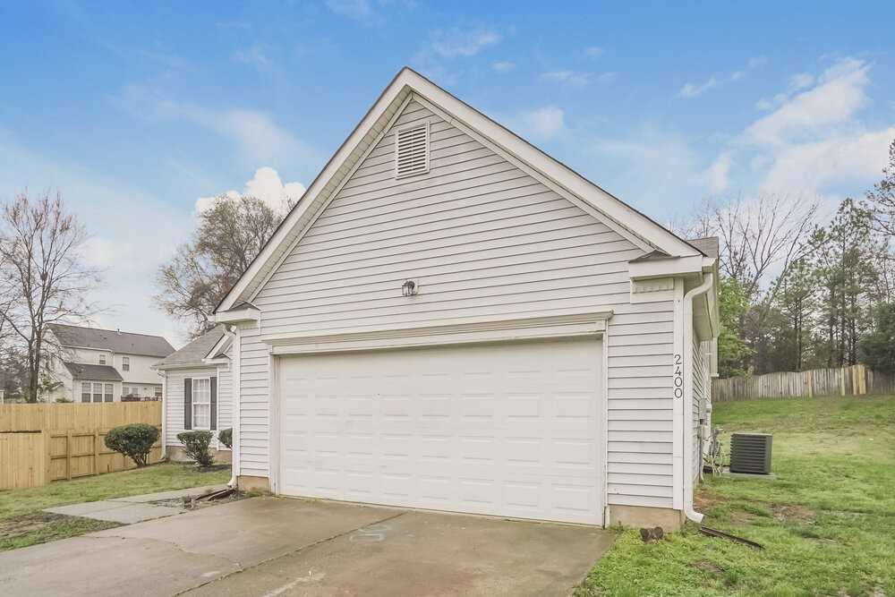 2400 Celosia Dr - Photo 3 of 19