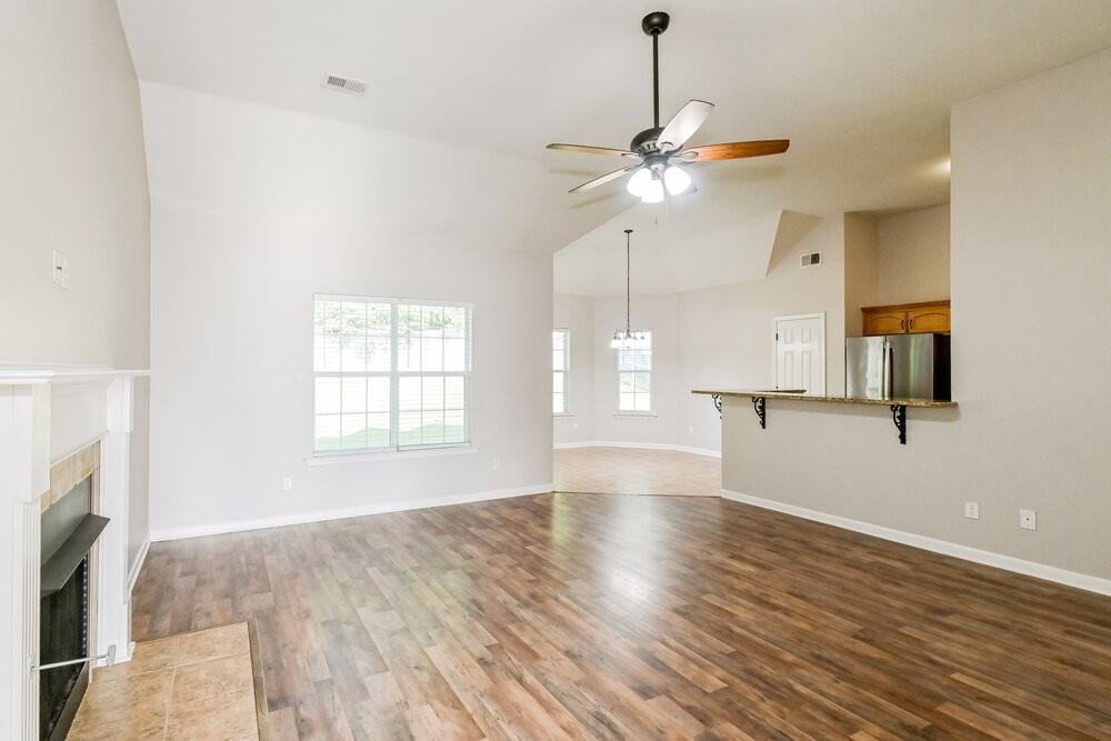 8873 Lezlarken Ln - Photo 5 of 17