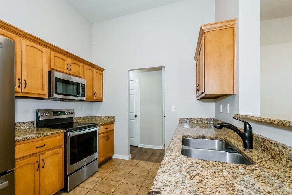 8873 Lezlarken Ln - Photo 7 of 17