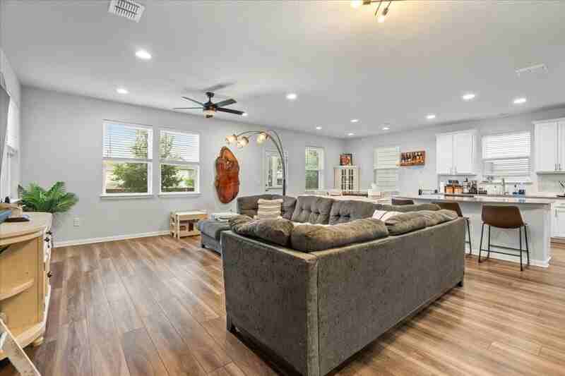 1205 Devon Stetson Pl - Photo 3 of 29