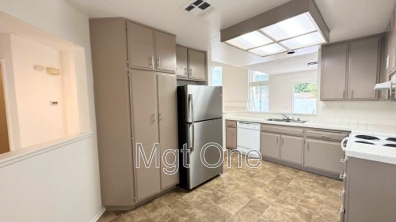 2050 Napoli Ct - Photo 2 of 22