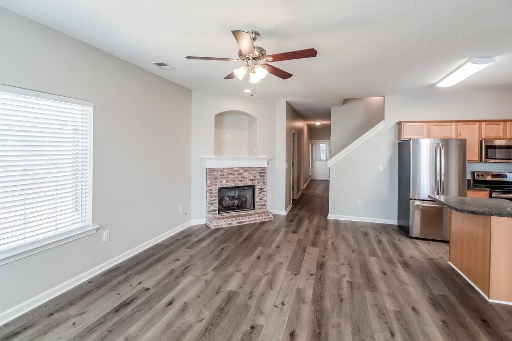 10182 Sorrento Pl - Photo 5 of 17