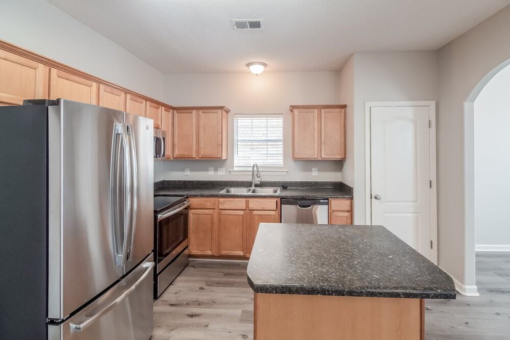10182 Sorrento Pl - Photo 7 of 17