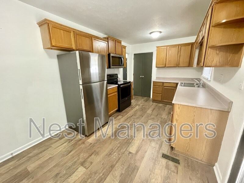 575 Braxton Blvd - Photo 5 of 17