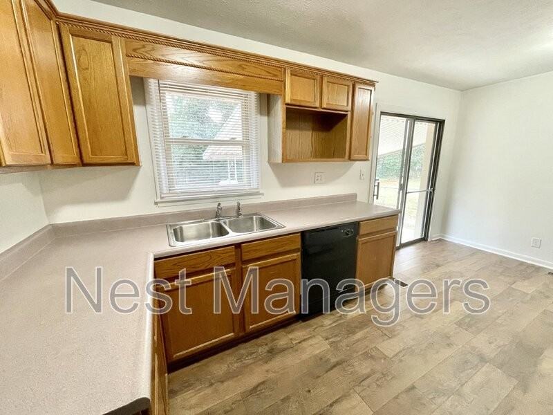 575 Braxton Blvd - Photo 6 of 17