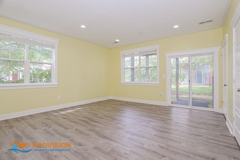 7802 Five Oaks Ct - Photo 2 of 29