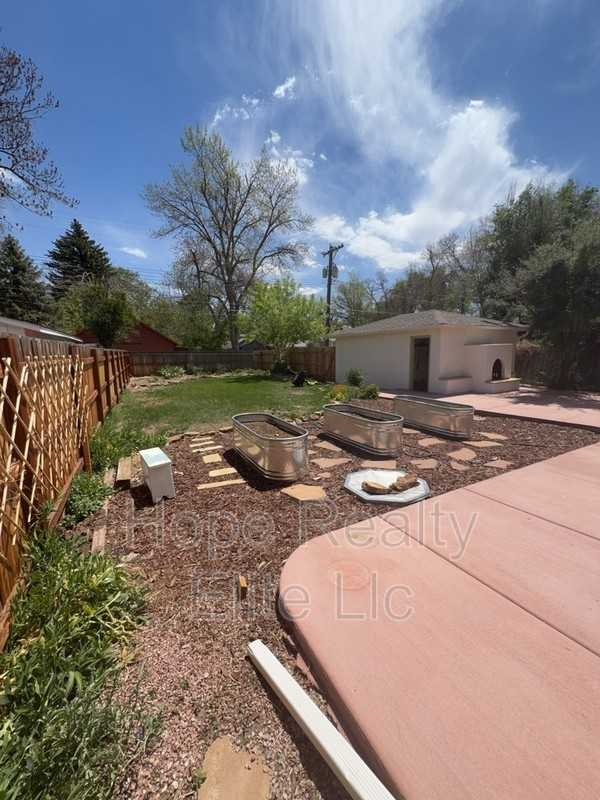 1309 N Franklin St - Photo 2 of 20