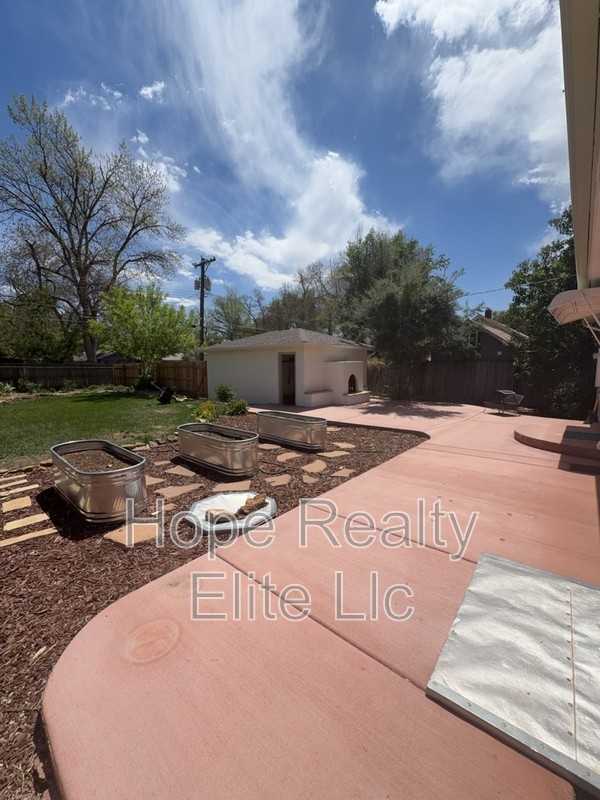 1309 N Franklin St - Photo 3 of 20