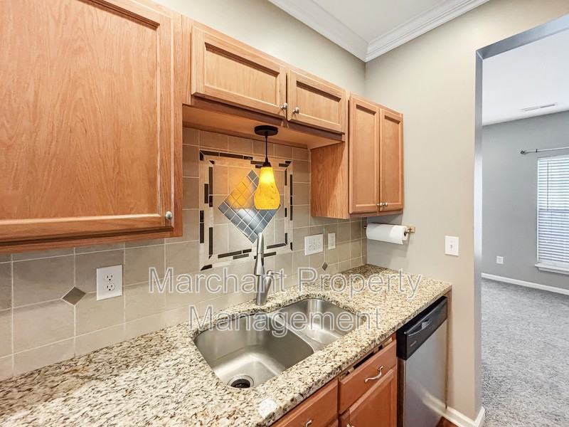 306 Moonstone Dr - Photo 6 of 17