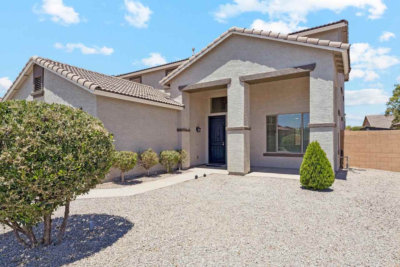 18024 W Maui Ln - Photo 2 of 50