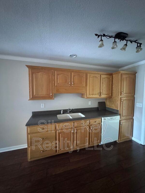 1515 W Madison Ave #1C - Photo 6 of 19