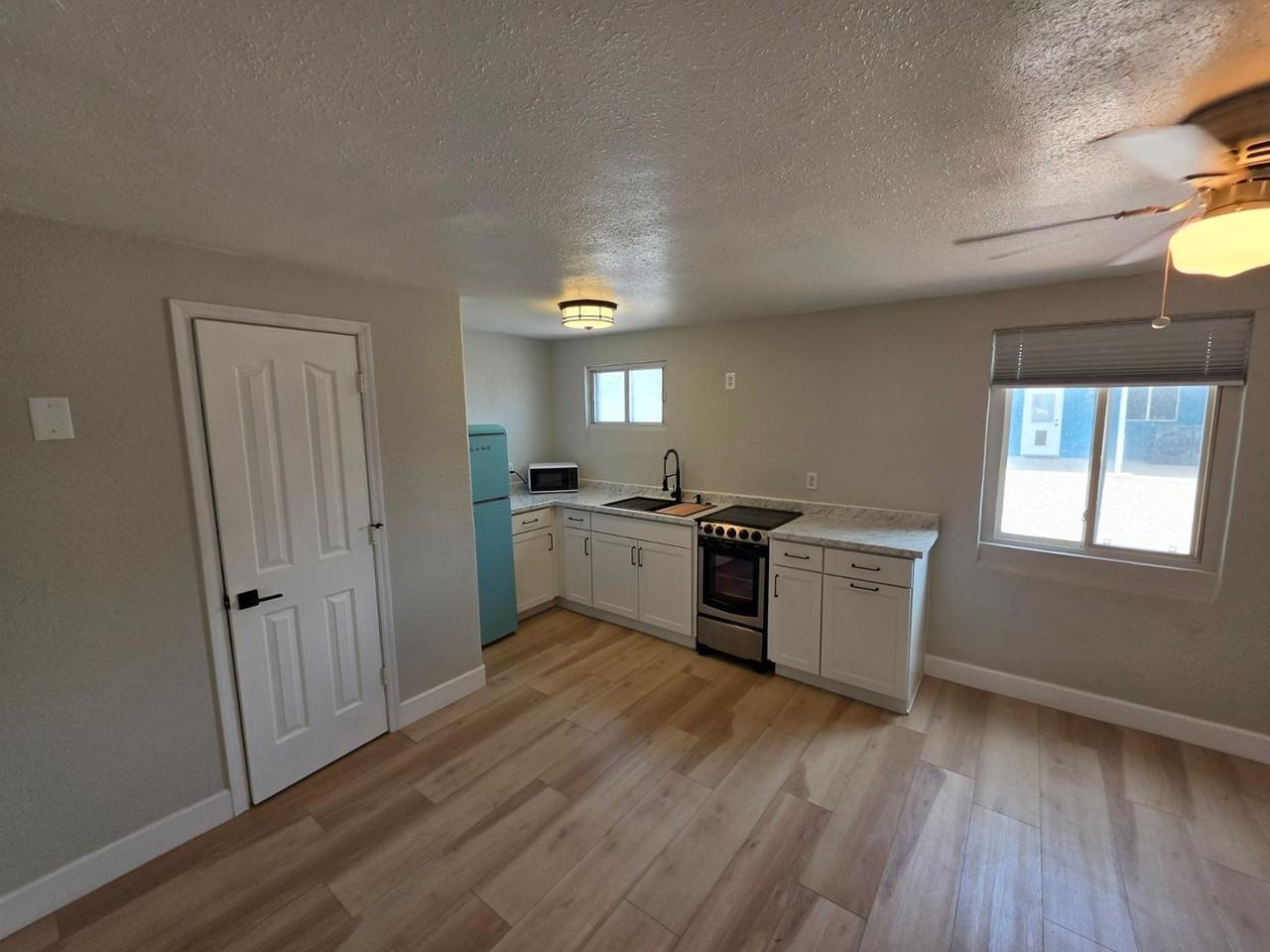 2803 E Monroe St #REAR - Photo 7 of 25