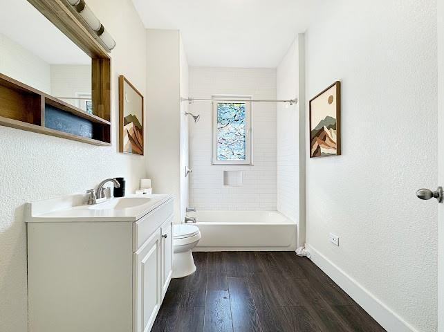 2847 Metropolitan Ave - Photo 3 of 9