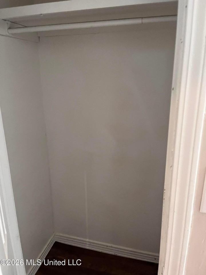 3001 Jamestown Way - Photo 6 of 12