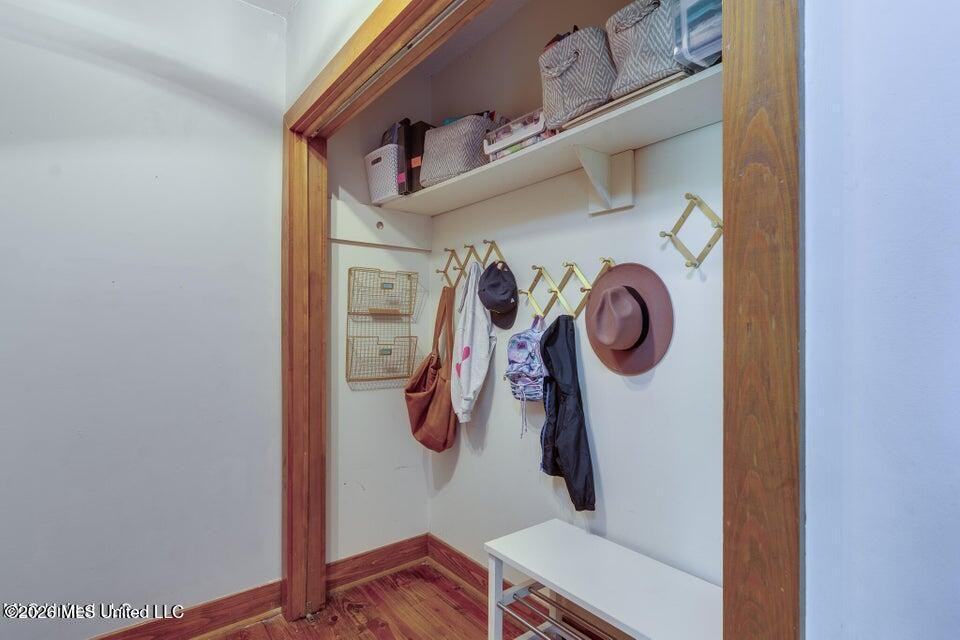 7689 Germantown Rd - Photo 7 of 50