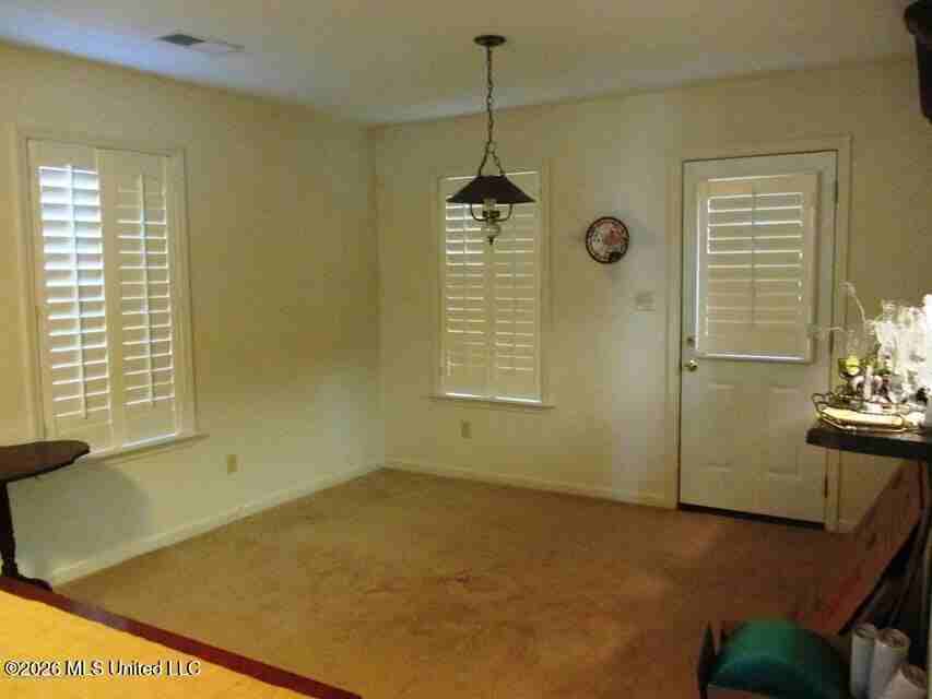 4933 Goodman Rd - Photo 3 of 4