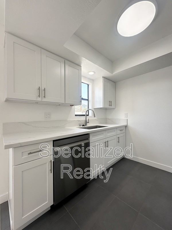 1150 N Columbus Ave #4 - Photo 6 of 10