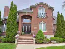 featured image of 10260 Windsor Pl