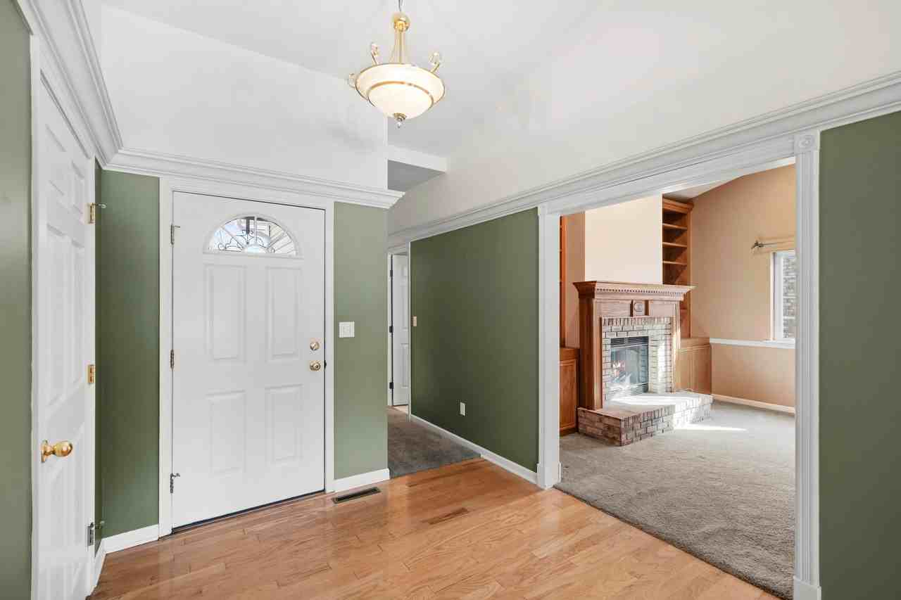1730 Redbud Dr - Photo 2 of 25