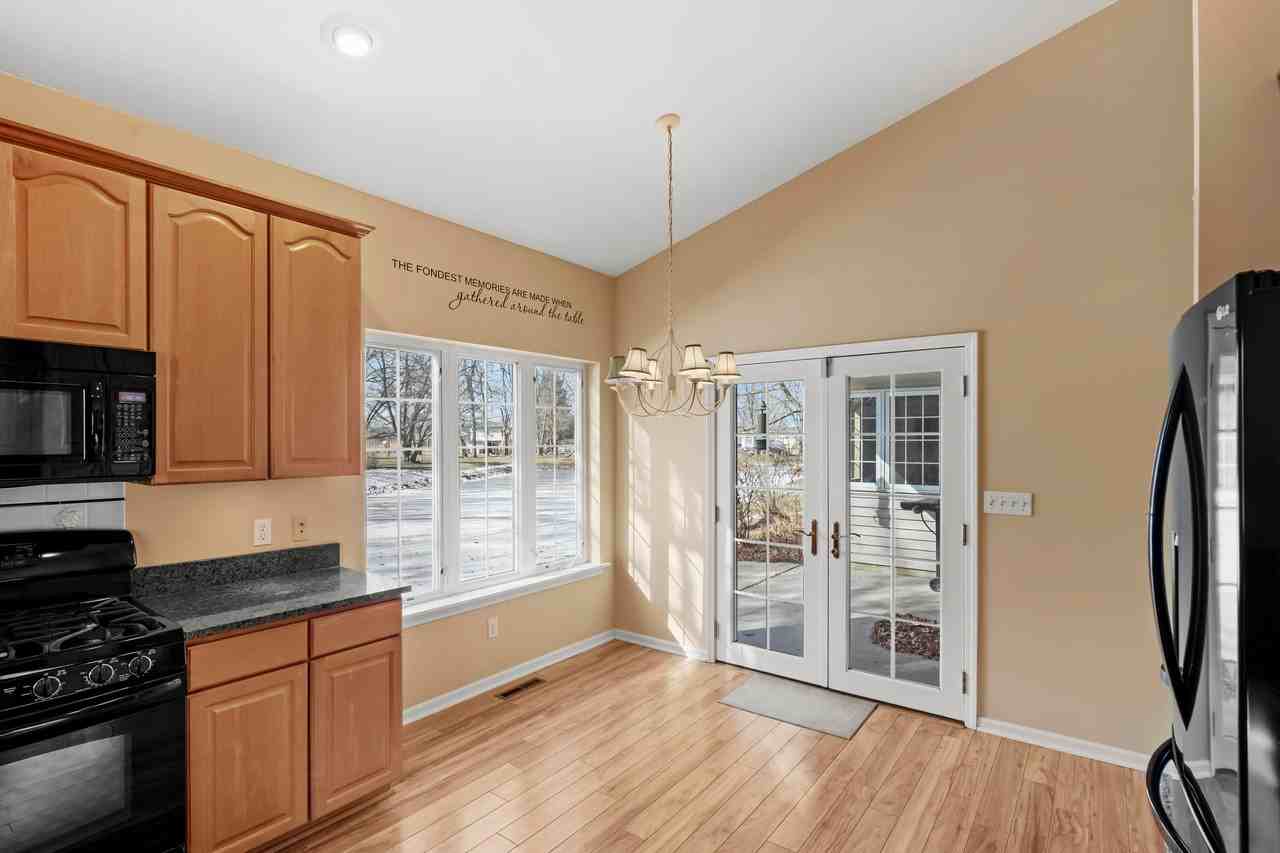 1730 Redbud Dr - Photo 6 of 25