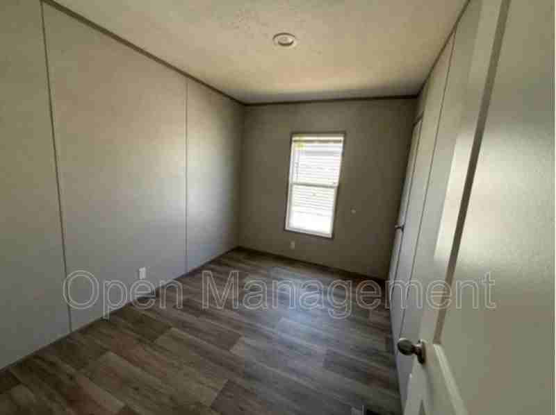 518 Everitt Ave - Photo 7 of 12