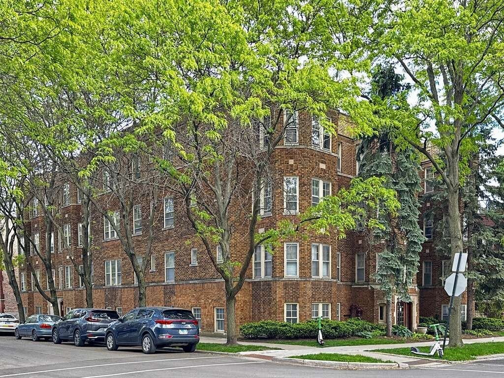 2633 W Ainslie St #2