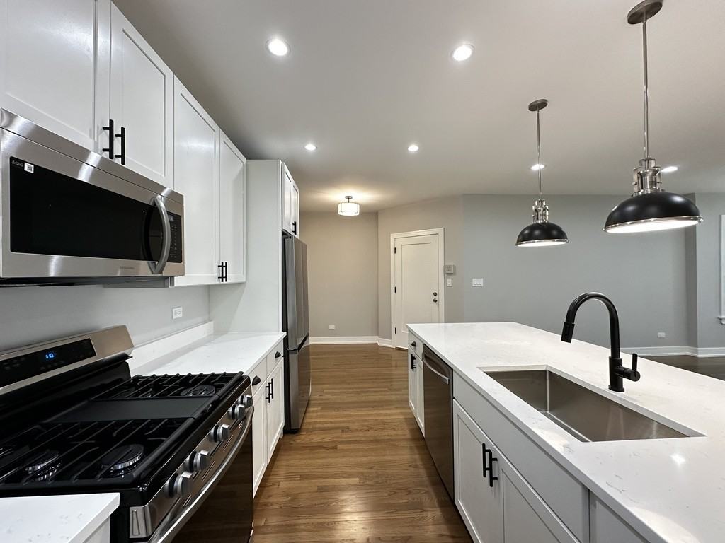 2639 W Carmen Ave #3 - Photo 6 of 21